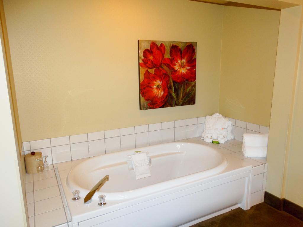 Amsterdam Inn & Suites Сассекс Екстер'єр фото